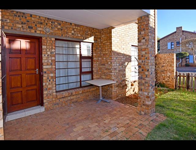 2 BEDROOM APARTMENT FOR SALE IN NORTH RIDING AH